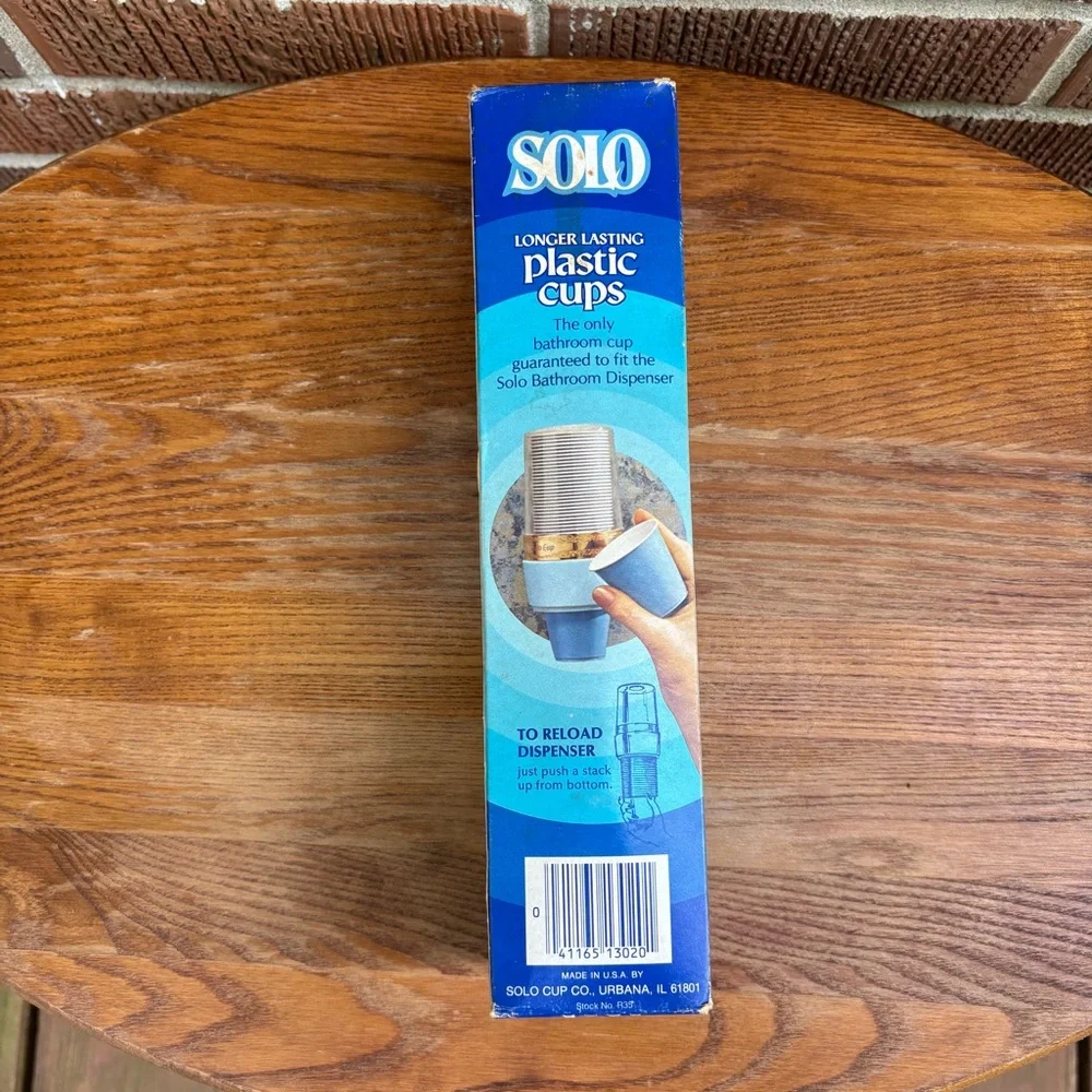 80-pack Solo Cups 3.5 oz size Refills for bathroom dispensers 1960’s Sealed